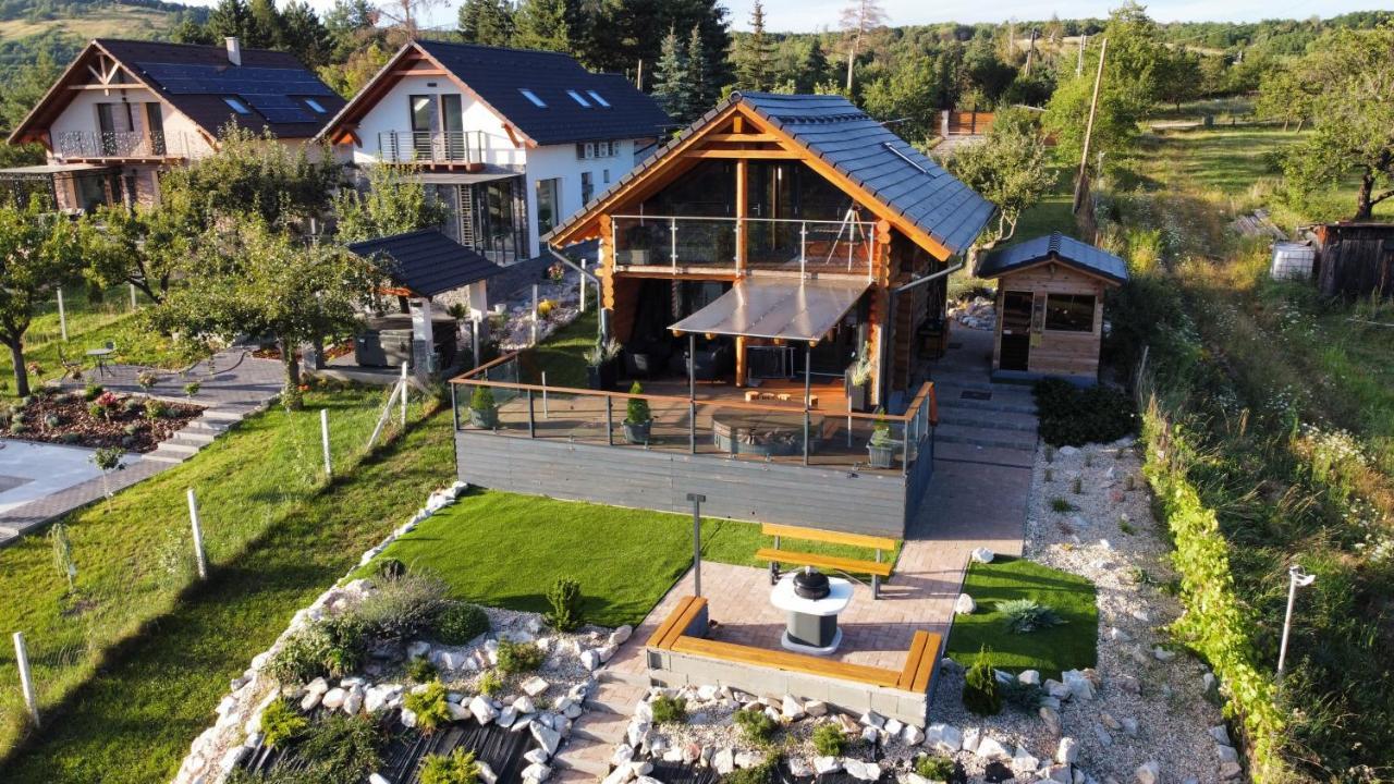 Roenk Relax Apartment Miskolc Ngoại thất bức ảnh