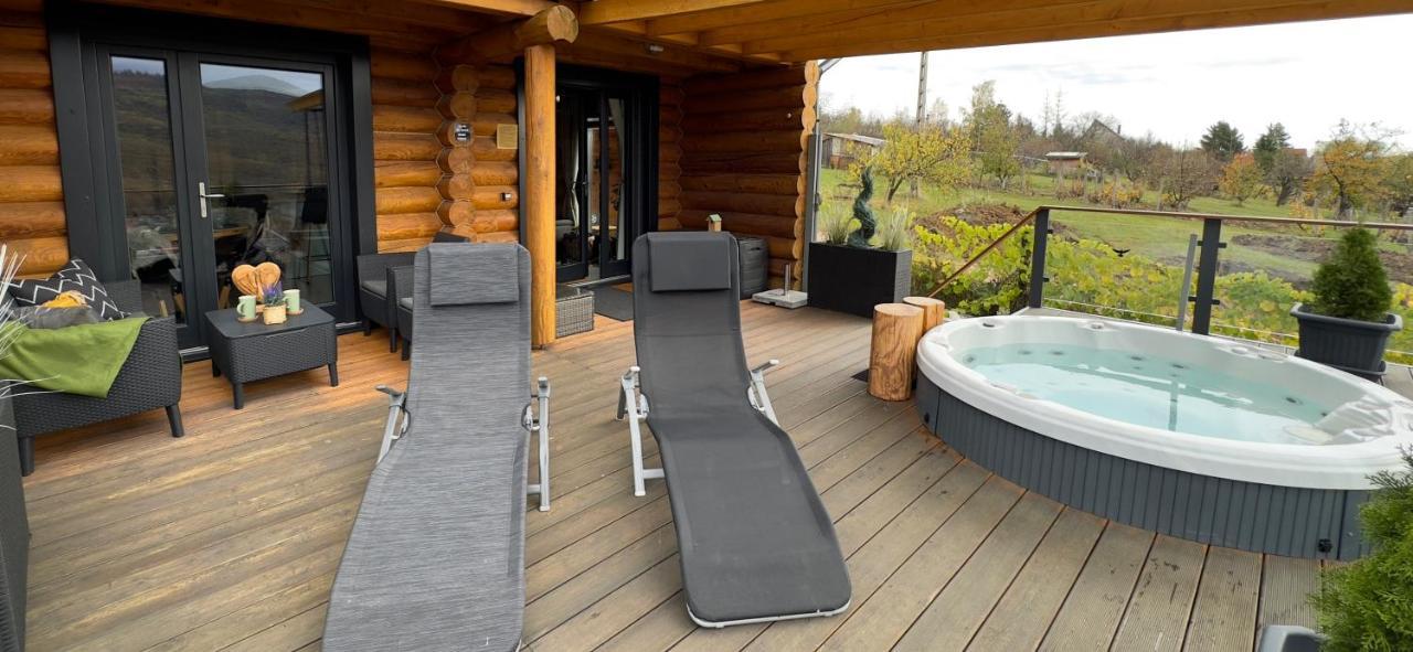 Roenk Relax Apartment Miskolc Ngoại thất bức ảnh