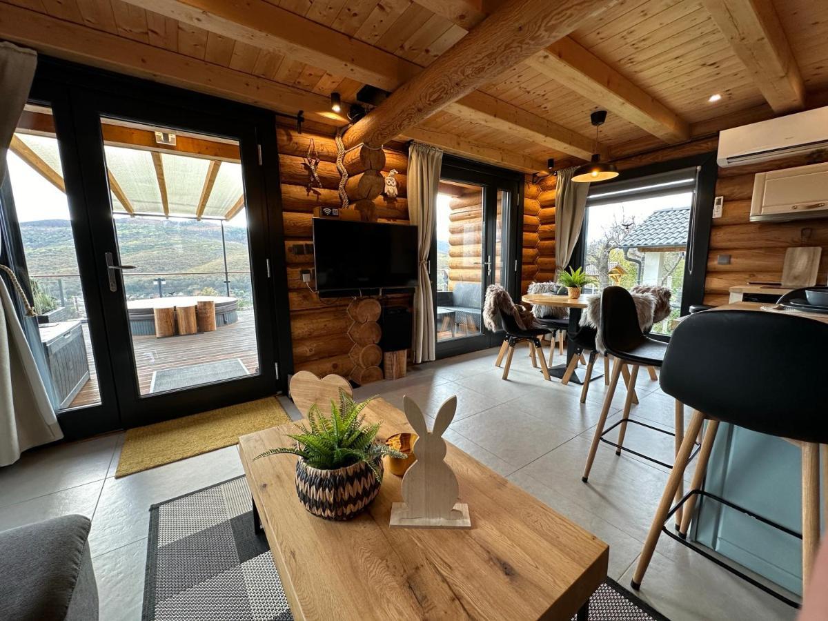 Roenk Relax Apartment Miskolc Ngoại thất bức ảnh