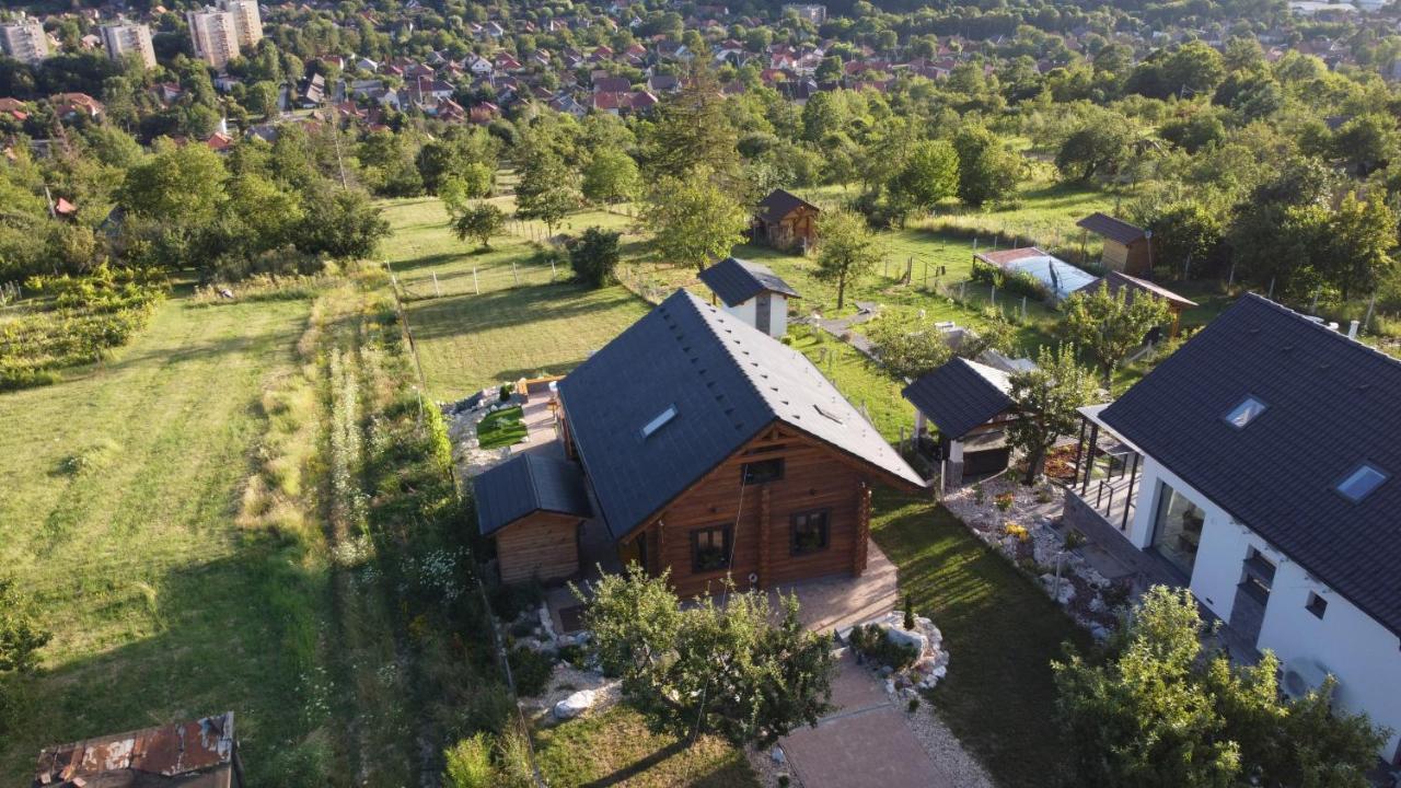 Roenk Relax Apartment Miskolc Ngoại thất bức ảnh