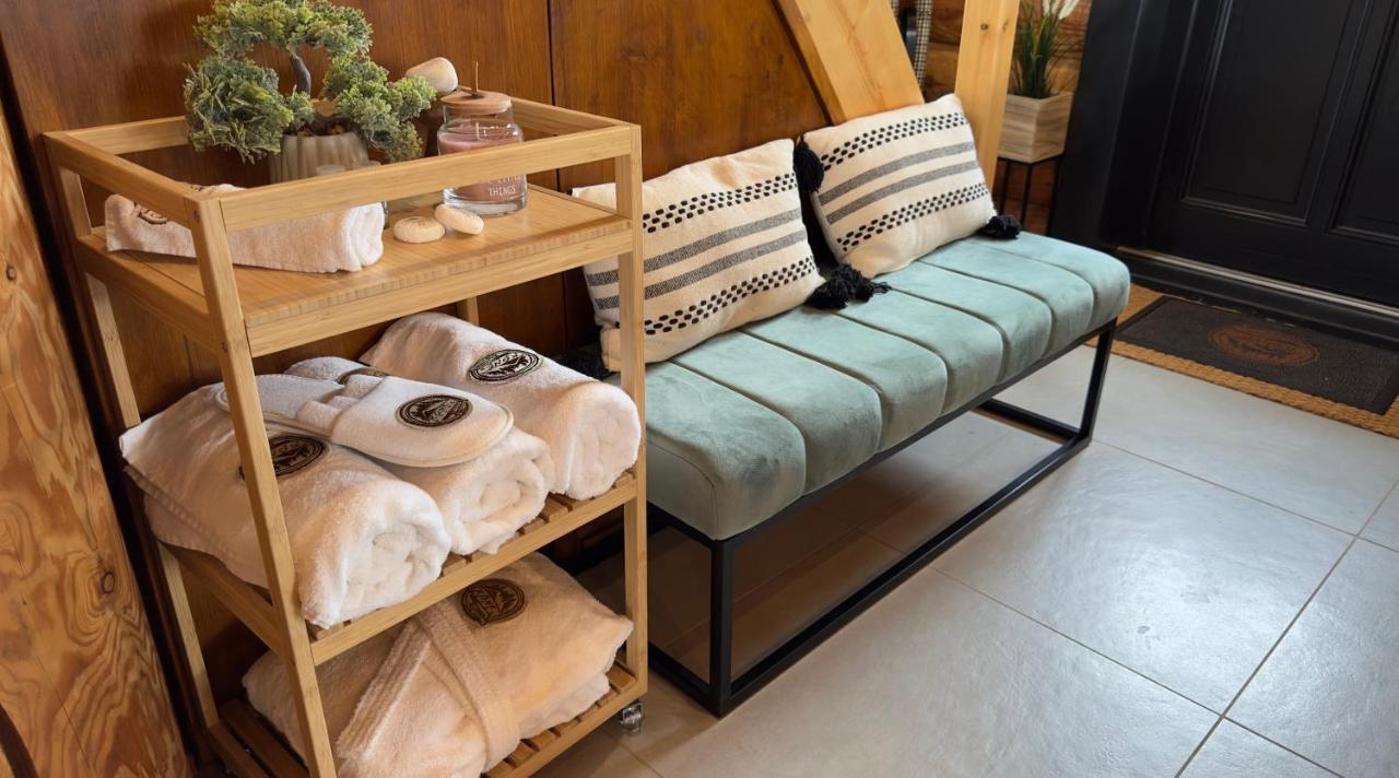 Roenk Relax Apartment Miskolc Ngoại thất bức ảnh