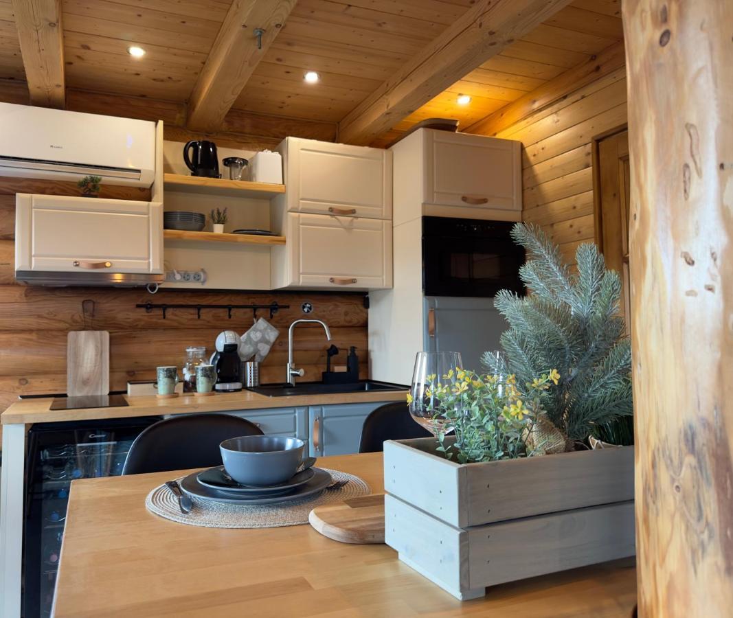 Roenk Relax Apartment Miskolc Ngoại thất bức ảnh