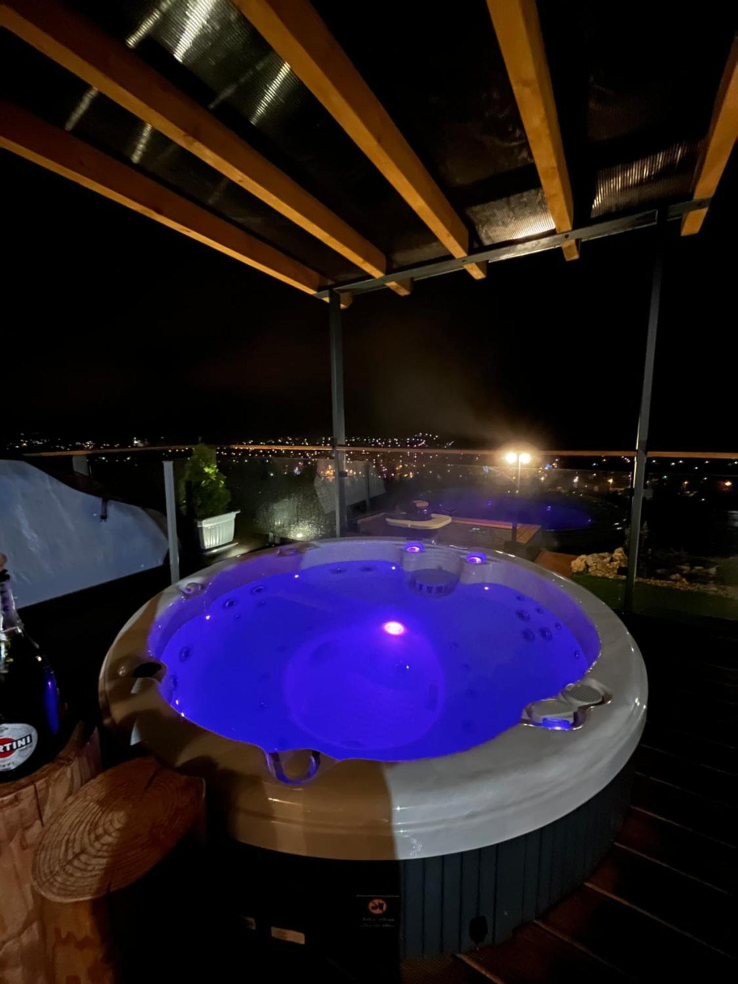 Roenk Relax Apartment Miskolc Ngoại thất bức ảnh