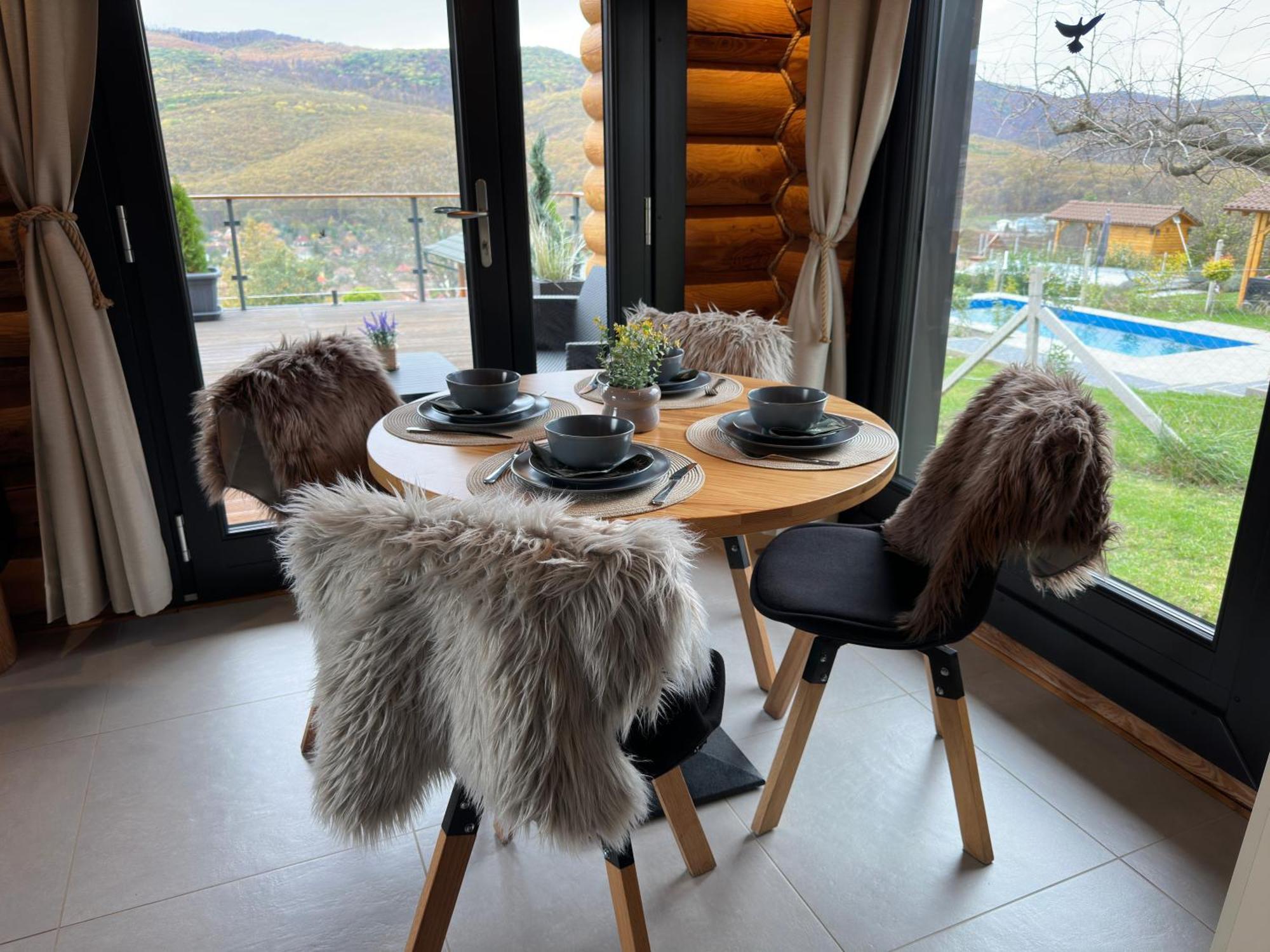 Roenk Relax Apartment Miskolc Ngoại thất bức ảnh