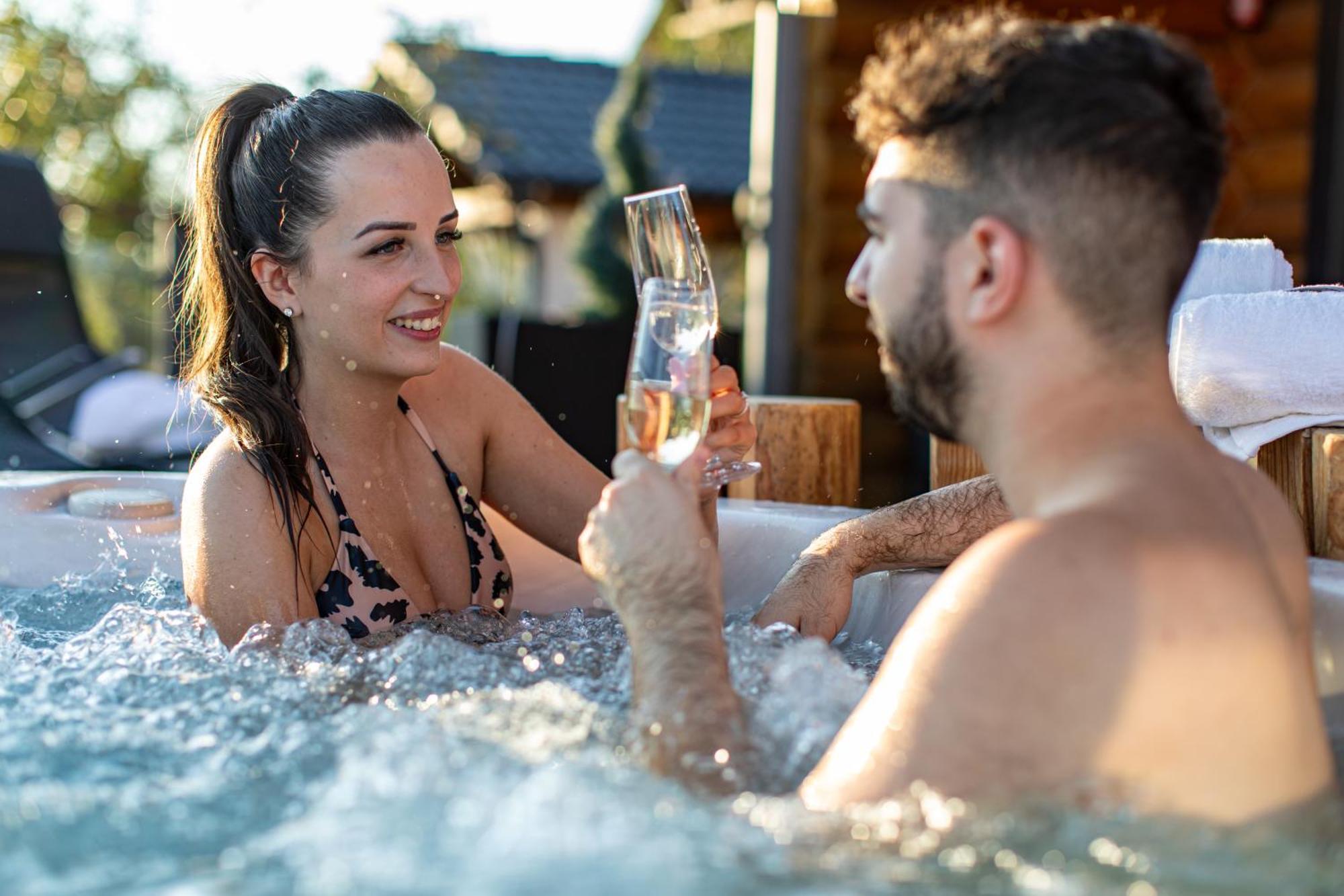 Roenk Relax Apartment Miskolc Ngoại thất bức ảnh